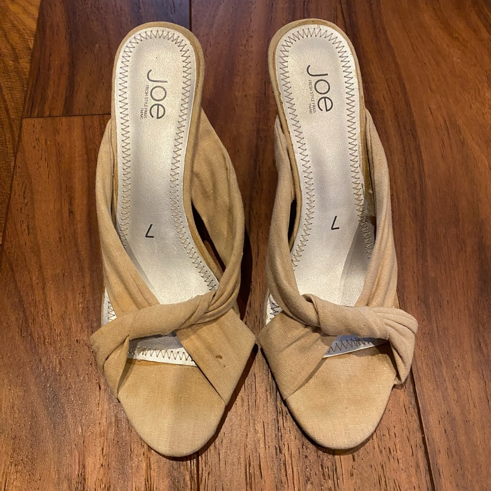 Gold Joe fresh women’s mule shoes made of fabric